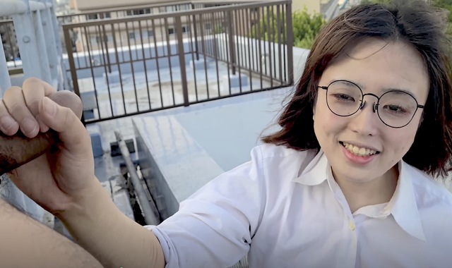 [FC2 PPV 4519290] chịch gái xinh trên sân thượng