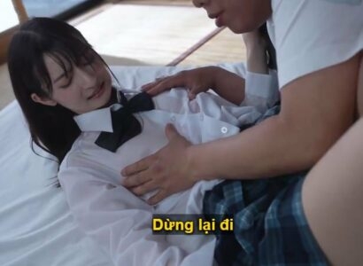 [Vietsub] Bố dượng không còn kiềm được trước cô con gái trong bộ đồng phục bị ướt mưa