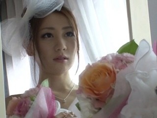 [Không che] Cô dâu bỏ trốn trước giờ cưới, chạy tìm tình cũ lần cuối