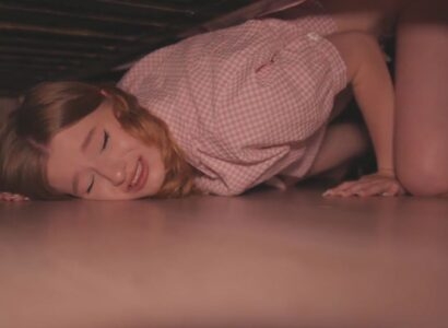 [Không che] Lợi dụng địt chị kế khó tính đang kẹt dưới gầm giường