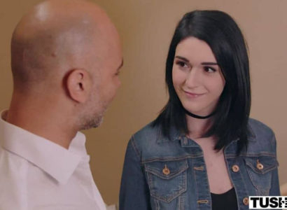 [Không che] Em sinh viên Ivy và ông bạn của bố